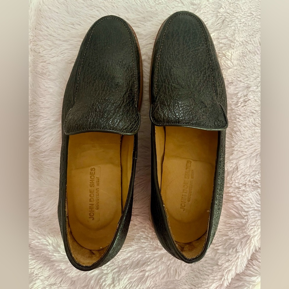 Men's Black Leather Slip-On Loafers